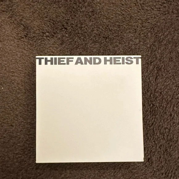 Thief And Heist 18k gold bracelet - Picture 5 of 10